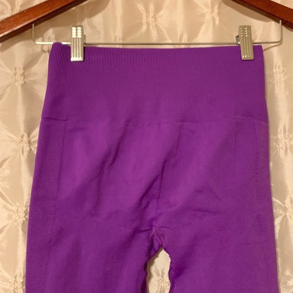 Lululemon Zone In Crop Leggings Violet Seamless - Picture 6 of 11